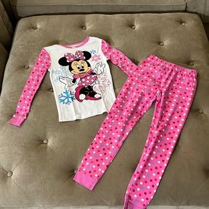 NEW Disney Store Minnie Mouse pajama set. Size 7